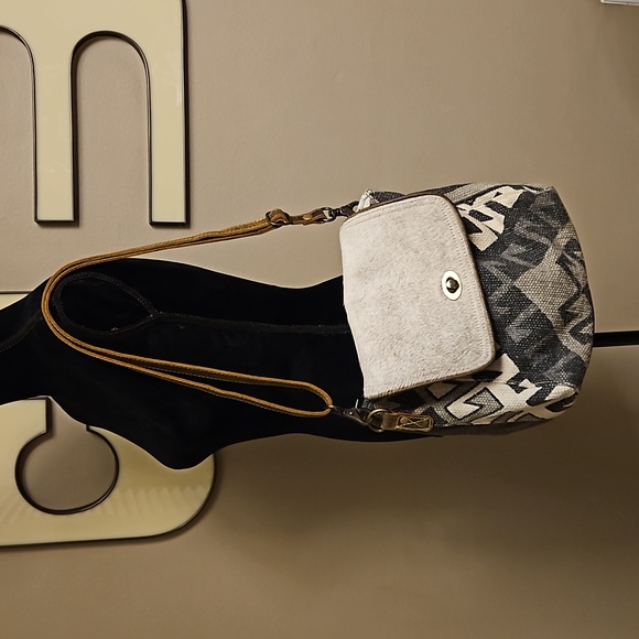 Myra Bag Convertible Strap Bag - Picture 2 of 16